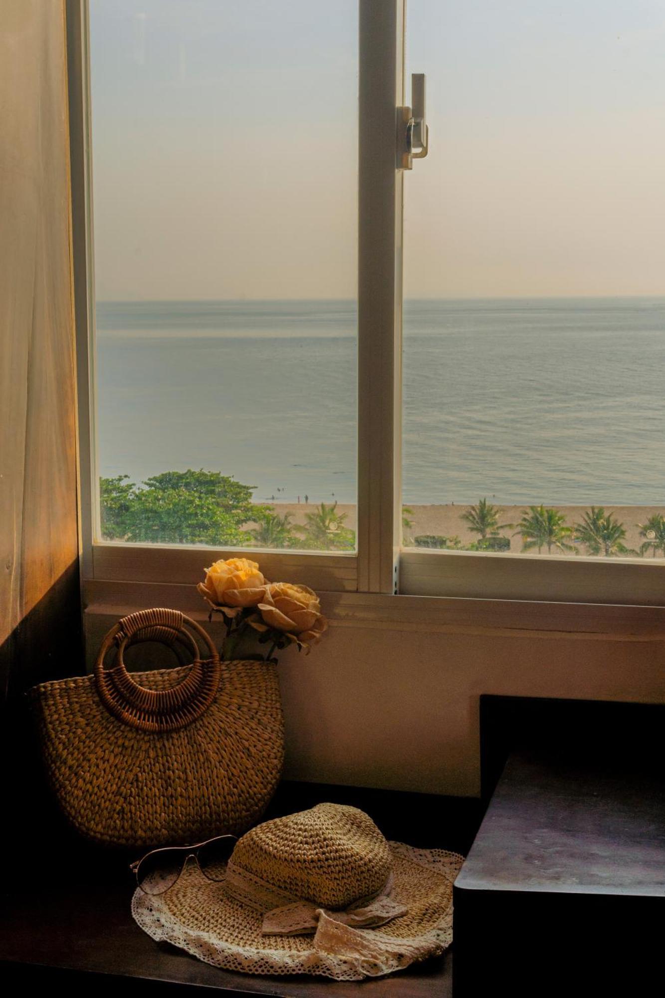 Melyna Hotel Nha Trang Beach Exterior photo