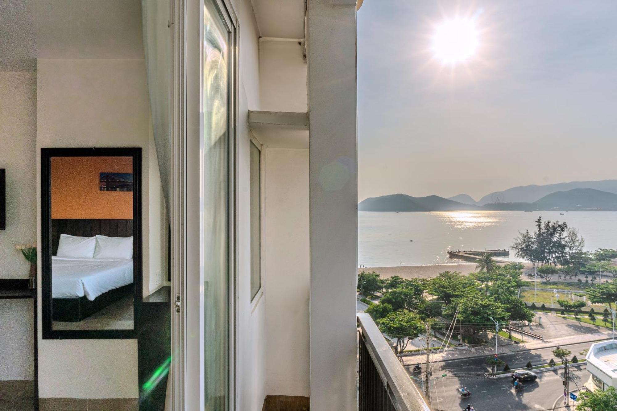 Melyna Hotel Nha Trang Beach Exterior photo
