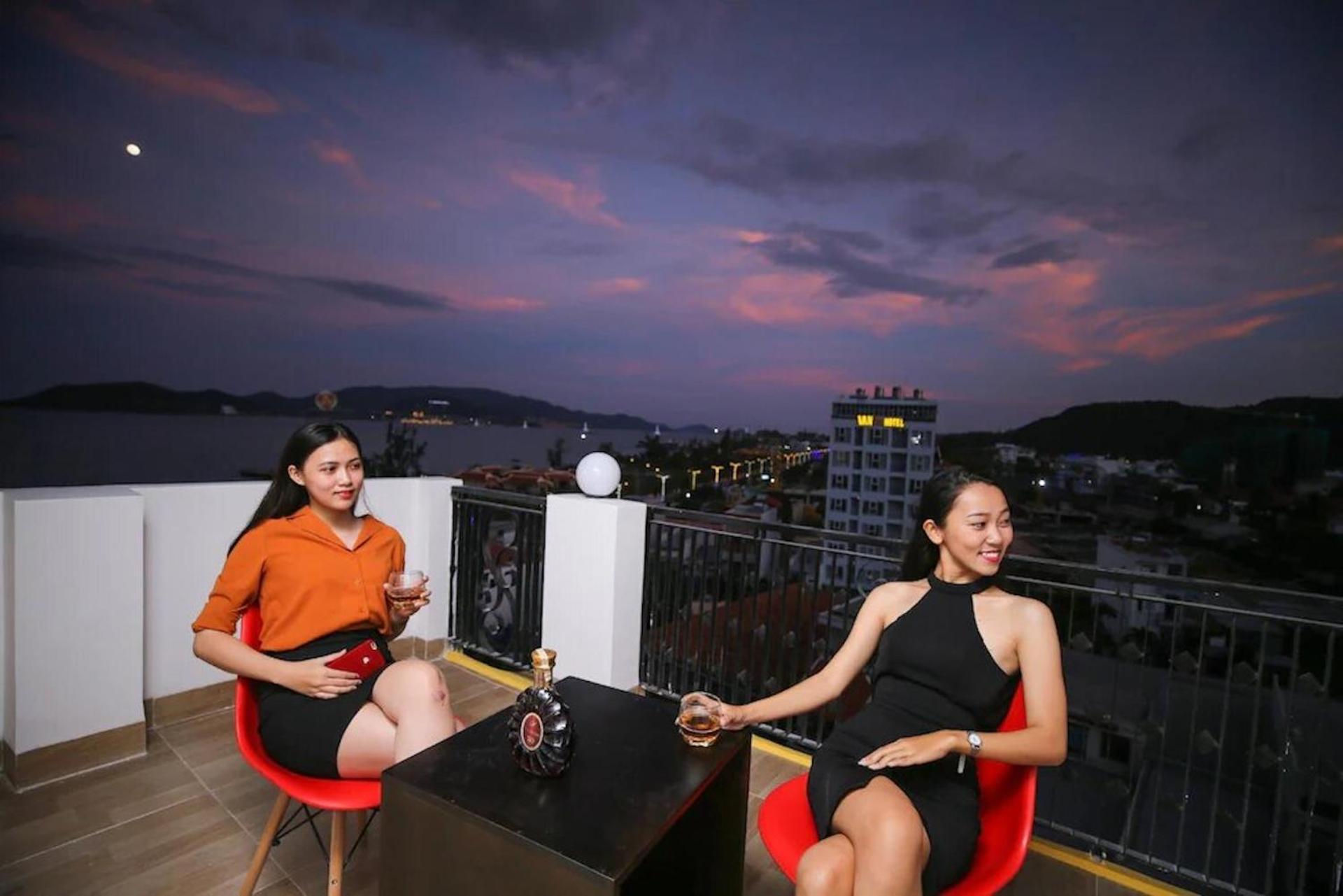 Melyna Hotel Nha Trang Beach Exterior photo